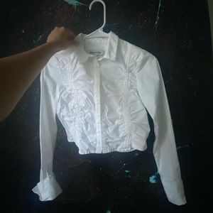 CROPPED WHITE BUTTON DOWN